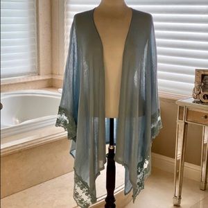 Lauren Conrad Kimono